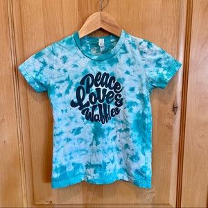 The Wishing Elephant “Peace Love Waffles” Tye Dye Tee Blue Size Small 6/8
